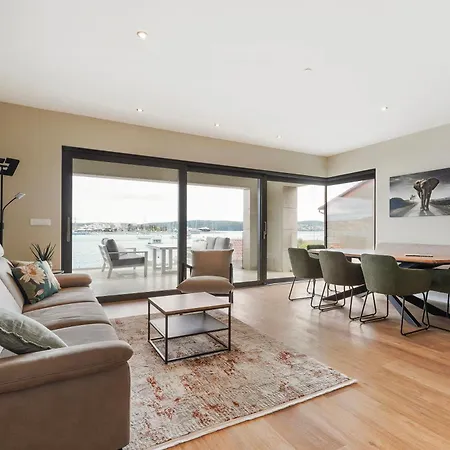 Apartment Royal Dutch At Sea *