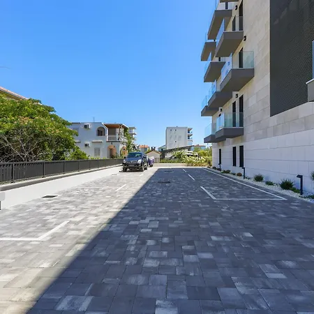 Royal Dutch At Sea * Trogir