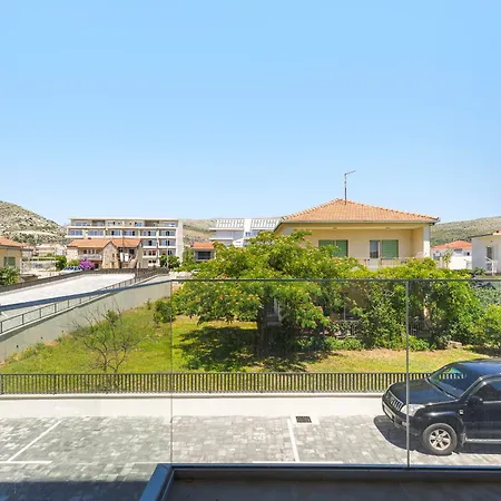 Royal Dutch At Sea *